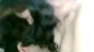 بورنو شرقي: مداعبة قبلية فرنسية قبل جنس صريح