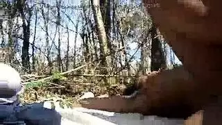 الفتاة الممتلئة أورورا وودز تخلع ملابسها لتعرض ثدييها ومؤخرتها