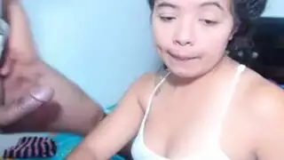 صديقة لاتينية تحصل على ثدييها مضغوطين وفرجها منكوک