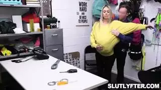 استجواب شرطة إباحي: الضابط مايكلز يضاجع المشتبه به