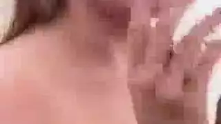 إخلاص كامل للقضيب: روتين لويزا فالسون للمص المثير للقيء