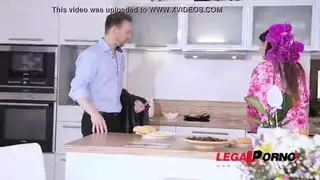 مقاطع نيك طيز حتى خروج خرا