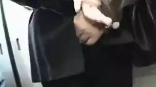 امهات مطلقة ابنها