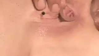 قضيبين في فمي ثم واحد في مؤخرتي