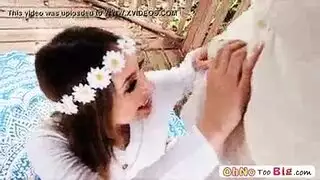 تلميذة تأكل فرج كوين وايلد وهي تتصرف بوقاحة