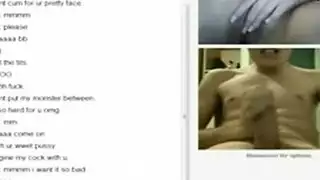 تجلس فوق زبه وهو يفرك كسها