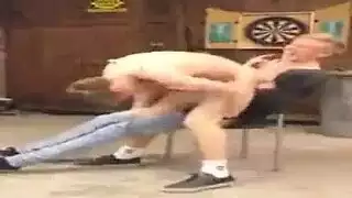 لا تقلق لن يعرفون اني لست شقيقتك