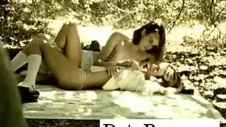 مثليات طالبات مشاغبات: ديلدو مزدوج وجلسة هزة الجماع