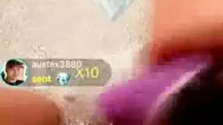 عاهرة سيئة الحظ باللون الأصفر تأخذ عدة قذفات