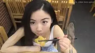 صديقة الساخنة مع المغفلون الوحش كبيرة استمنى معها 2 قضبان اصطناعية