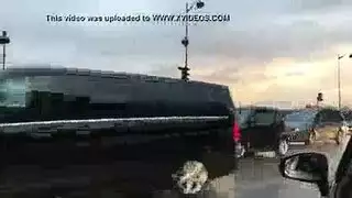 خيال جنسي ثلاثي صريح: فتاتان شرقيتان مثيرتان ووليمة بيتزا