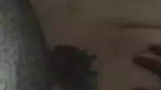 آسيوية شابة صدرها صغير في فيديو إباحي قاسي لعبودية وجلد