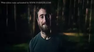 عاهرات لاتينيات شقراوات يشاركن قضيباً في جنس جماعي صريح