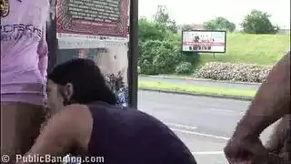 بنات تقذف في الباص