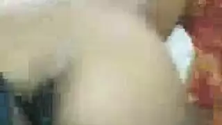 نيك شرموطه وهي تخرم كسها