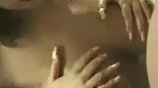 حلوة في سن المراهقة حلوة صديقتها عندما جعلته يريد أن يمارس الجنس مع أدمغتها