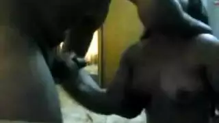 رجل ينيك مراو ويخرج من سوته بول