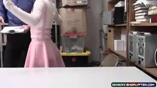 بضائع الشقراء المسروقة دُفعت ثمنها بجنس شرجي وصعب في الكس