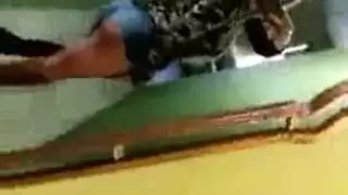 كارما آر إكس تأخذ لحم أسود عميق في حلقها في مقطع إباحي
