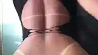 تحب الزب الضخم داخل ثقبها