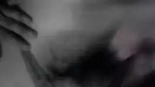 تتغلب عليهما الشهوة، تتوسلان لتكونا جزءاً من أوجي عنيف