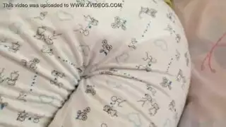 ينيك اختة التي بعمر ست سنوات وهي نائمة