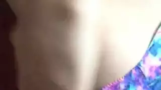 ألي الهيجان وزب بلاستيك يفشخ كسها الفيديو الإباحي