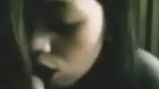 فعل القدمين الزلق يؤدي إلى جماع خام وعنيف