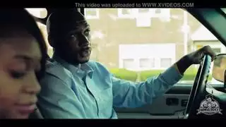 مراهقة سمراء ساخنة تفرك فرجها المبلل