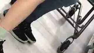 العاهرات الجذابات ينتشرن على نطاق واسع لحفلة نيك برية في الأدغال