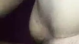 بيلا تخلع الكورسيه والبانتي وتفرد فرجها بإباحية