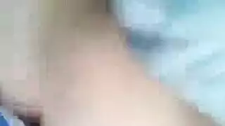 مراهقة روسية تأخذ قضيبًا ضخمًا لهزة جماع قوية