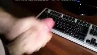 مداعبة وحك حتى يفرغ نافورة منوية ساخنة