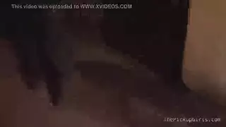 شقي في سن المراهقة امرأة سمراء مع الألغازية هو مص الديك والحصول عليه حتى مركز الحمار ضيق