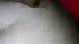 مشهد بورنو: سمراء تبلل الشراشف بقذفها الشديد