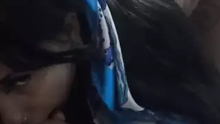 مشهد إباحي: فتاة لاتينية عاهرة تُضرب بعمود أسود عملاق في كلا الفتحتين