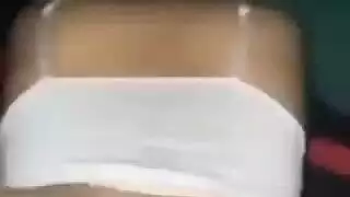 جلسة جماع سريعة: فتاة مصرية تأخذ قضيباً عدوانياً