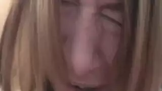 سكس عنيف يدخل يده فى كهسعا