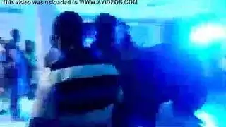 الفاتنة السمراء تينا كاي تأخذ قضيب أسود كبير في مشهد إباحي