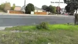 فتاة شقي في بيكيني وردي، أدريانا الشيشي حصلت جرعةها اليومية من اللعنة من السابقين لها