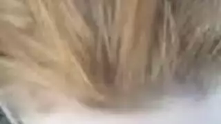 فتى زنجي مع كبيرة