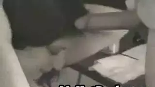 زب أسود ضخم يقدم ضربات تشبه الحصان