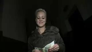 نساء ناضجات نائمات يستيقظن على ممارسة جنسية عنيفة