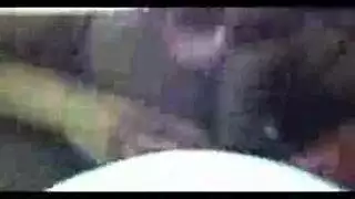 امرأة ناضجة تبتدىء الابن المشاكس في البورنو