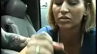 غريب يمارس الجنس معها بقوة في مشهد إباحي صريح